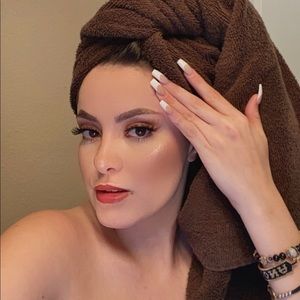 Meet your Posher, Marsela